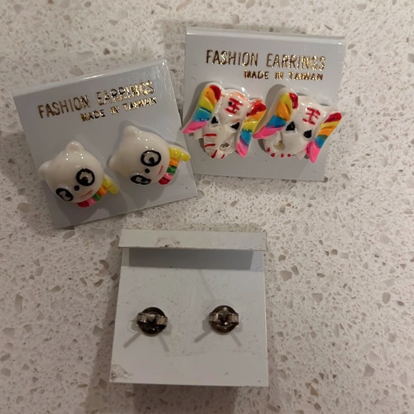 Vintage New Earrings Elephant Panda Cockatoo - Picture 3 of 3